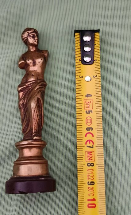 Estatueta em latão maciço