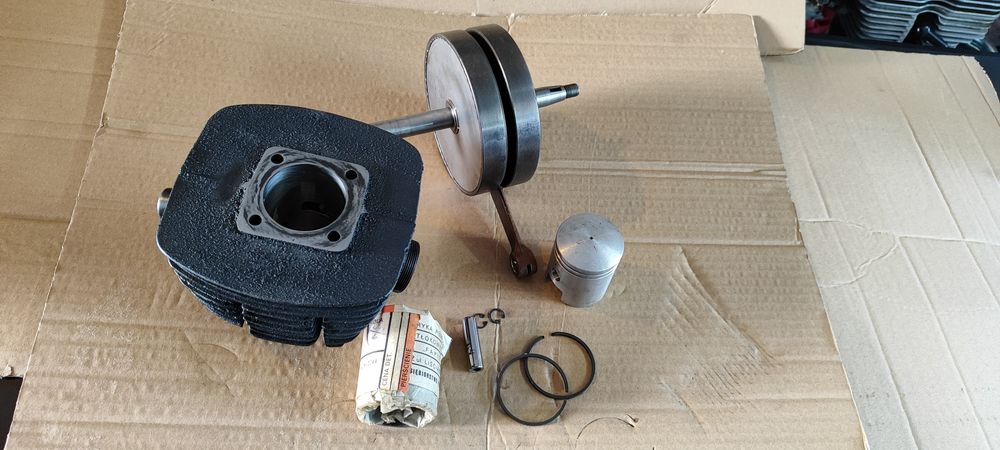 Cylinder wał po regeneracji WSK 125 silnik tłok ALMOT AK 20