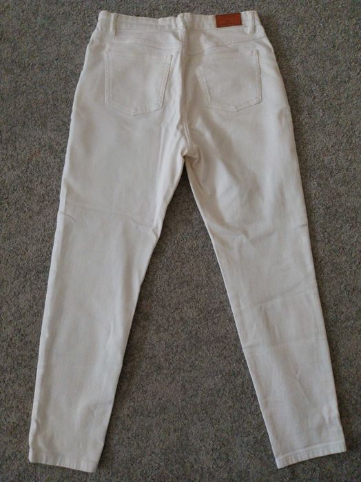 Calças crú da Mango