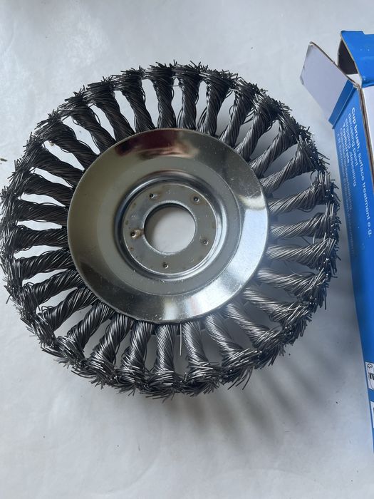 Насадка на триммер- металлическая щетка,  D6