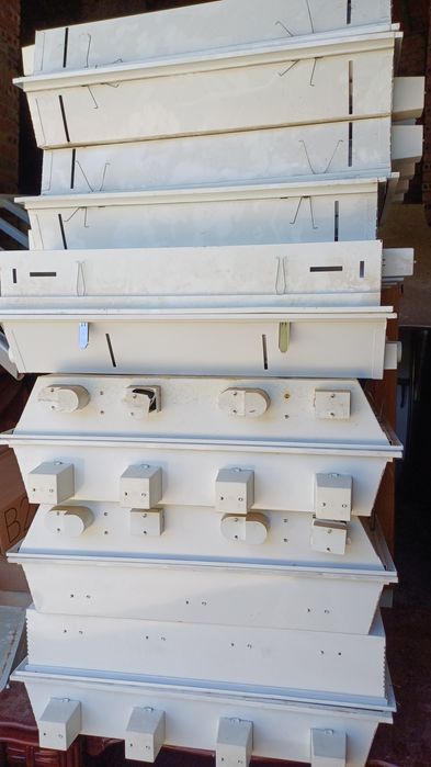 Luminárias/armaduras quadradas p/teto falso 60x60 c/lâmpadas