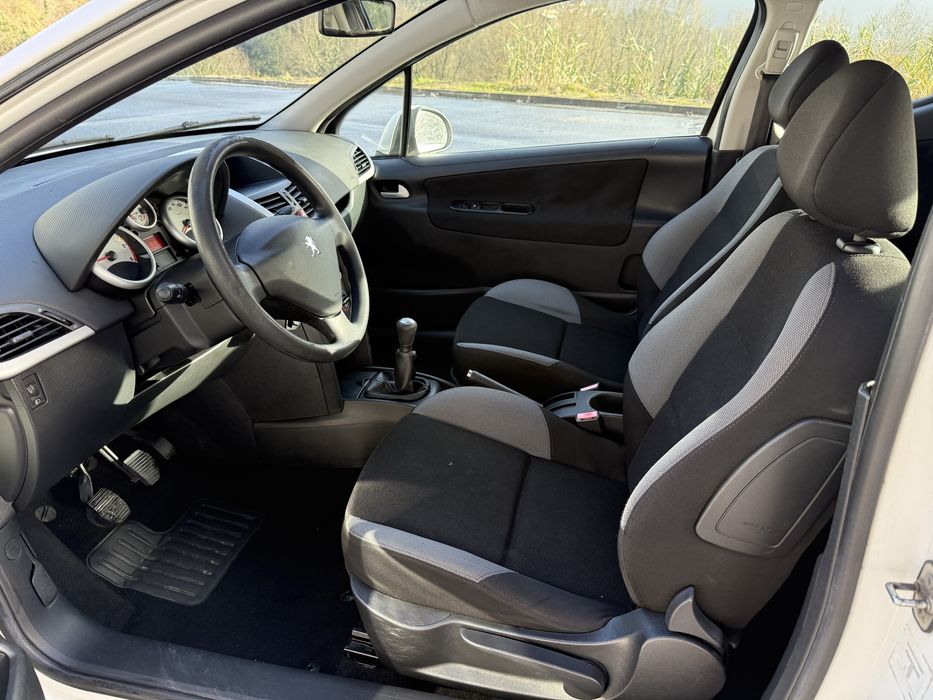 Peugeot 207 1.4 Hdi 5 lugares