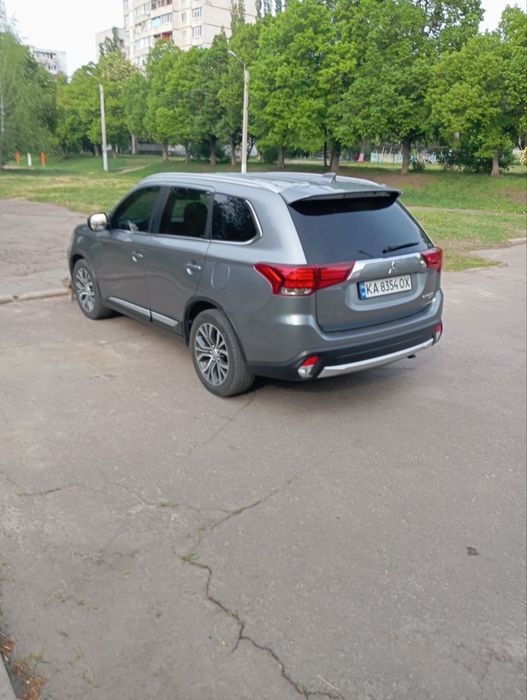 Mitsubishi Авто/Легкові автомобілі