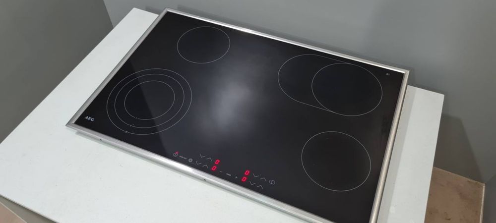 Варочна поверхня AEG