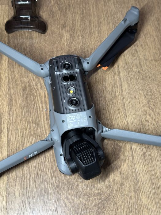 DJI Air 3 Дрон, повний комплект з коробкою.