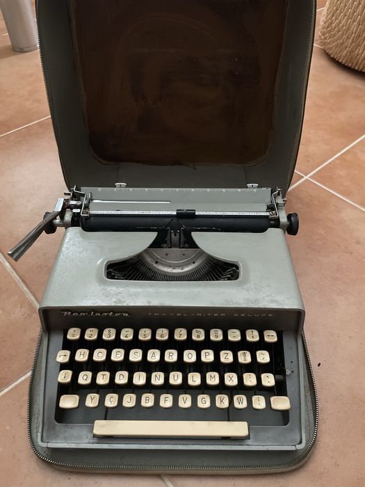 Máquina de escrever Remington Travel-Riter Deluxe década de 50