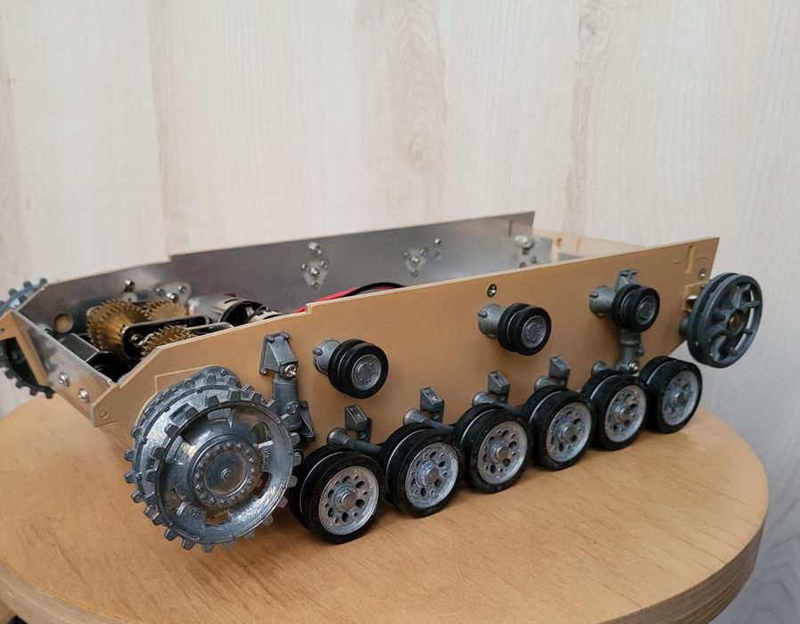 Czołg model rc 1/16 Stug III Panzer III metalowy dół