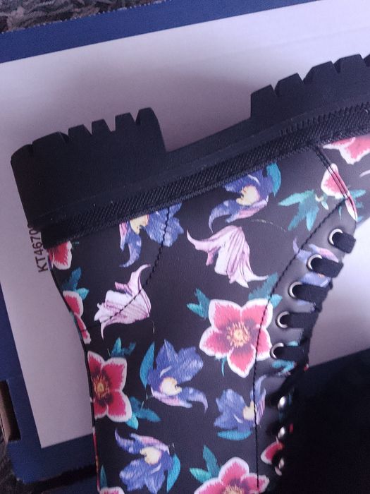 Kozaki botki w kwiaty