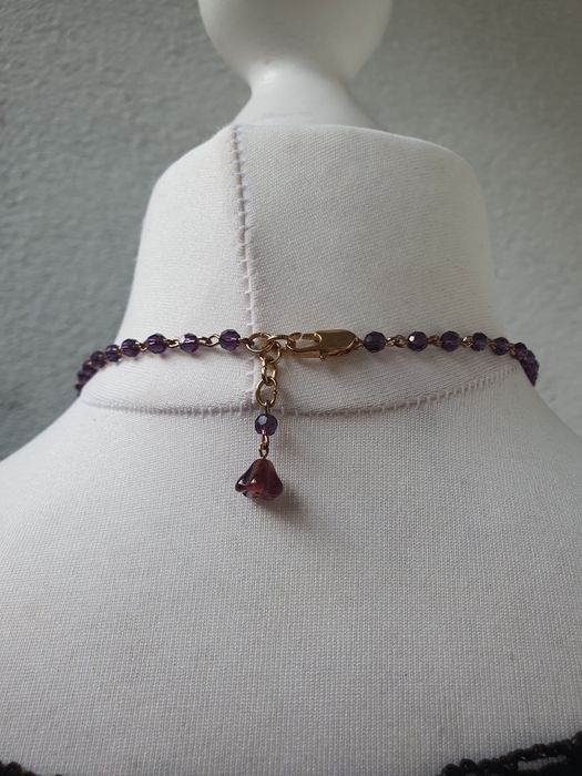 Fioletowy naszyjnik handmade z kaboszonem i kryształkami + pudełeczko