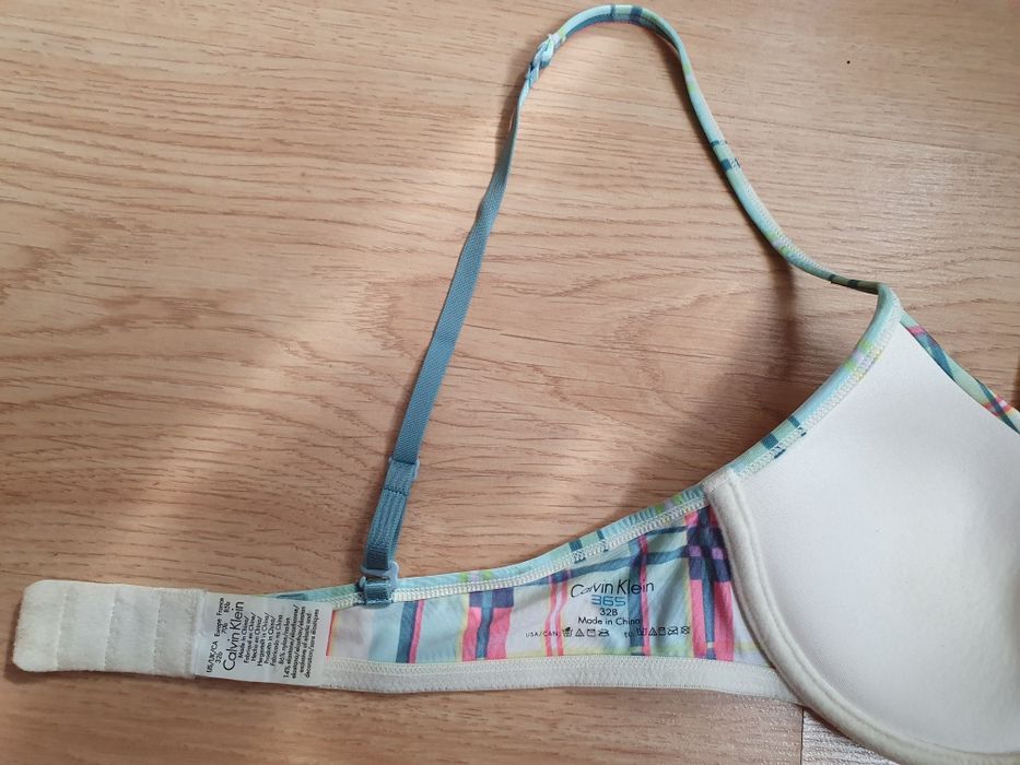Biustonosz marki Calvin Klein 70B/32B