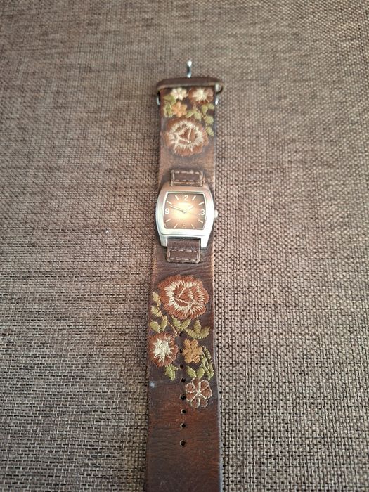 Śliczny zegarek Fosil