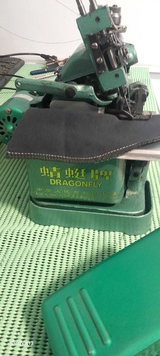 Оверлок прдам БУ