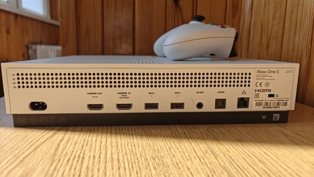 Xbox One S 1TB з дисководом