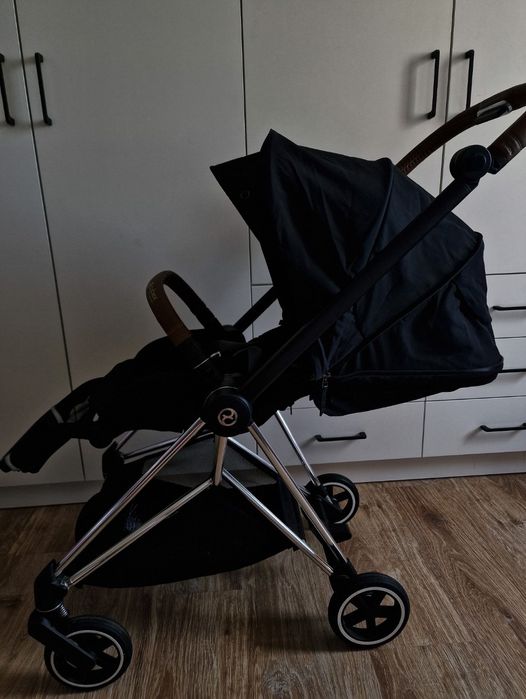 Cybex Mios na ramie chrome z brązową rączką