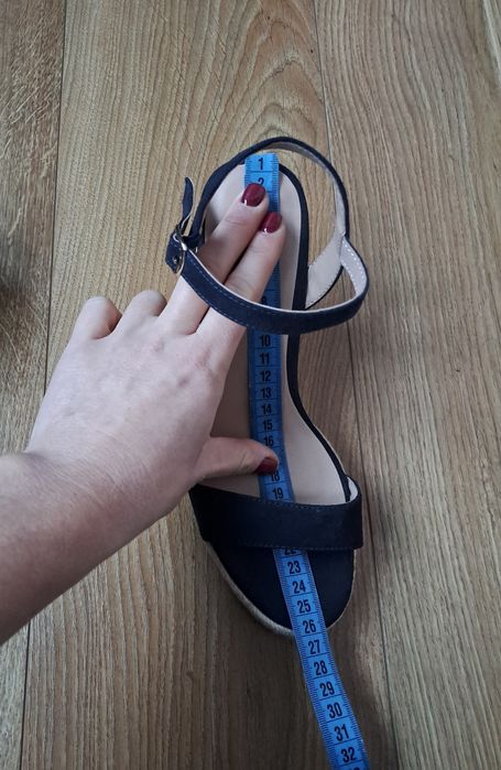 Синие женские босоножки на платформе