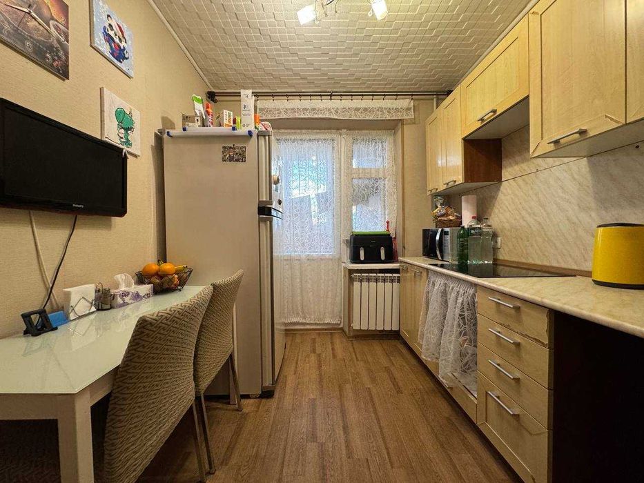 Продам 2к. квартиру на вул. Запорізьке шосе, буд. 60