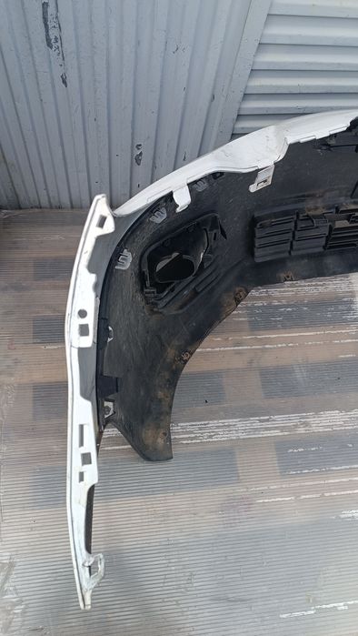 Vendo parachoque de frente Peugeot partner ano 2020