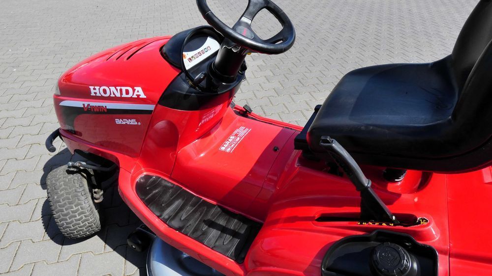 Traktorek kosiarka HONDA 2417 2 Cylindry (020703.6) - Baras