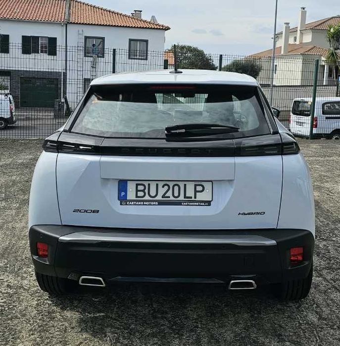Peugeot 2008 Hybrid 2025