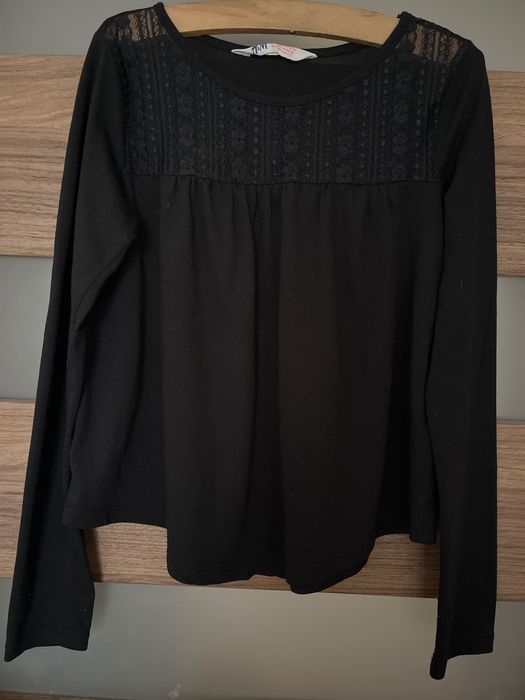 Piękna dziewczęca bluzka z koronką 147-152