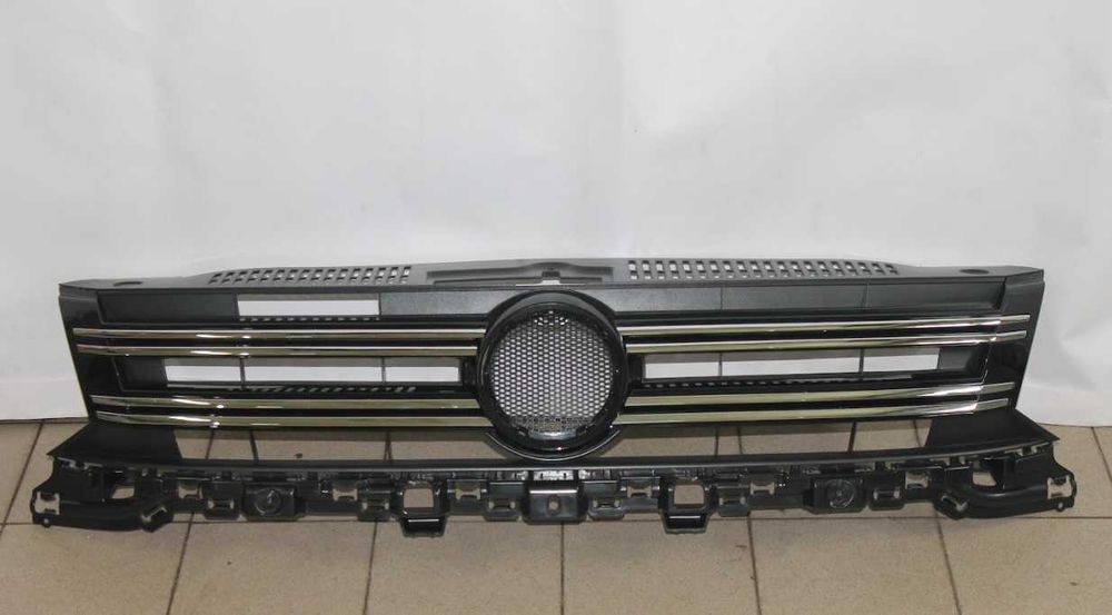 Решітка радіатора VW TIGUAN 12-16 р