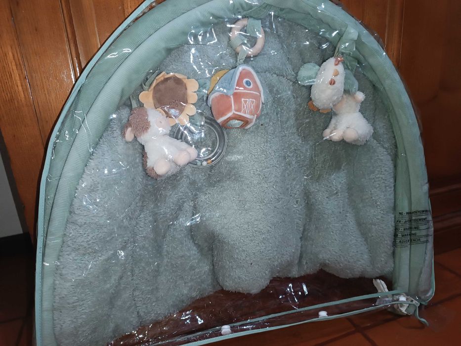 Tapete de atividades de bebé