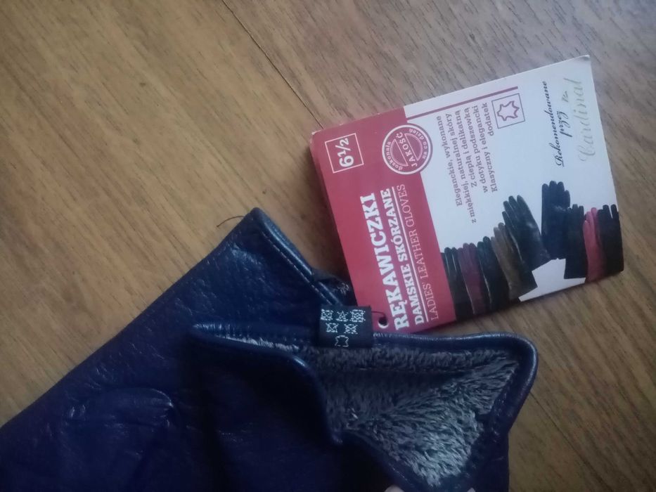 Rękawiczki damskie, skórka. Czerwone rozm 7