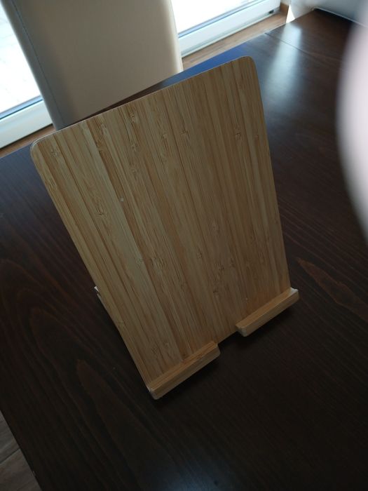 Podstawka pod tablet drewniana