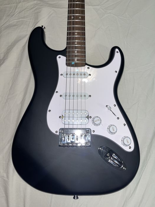 Электрогитара squier by fender stratocaster