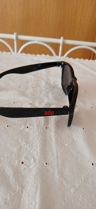 Óculos espelhados EDP, novos