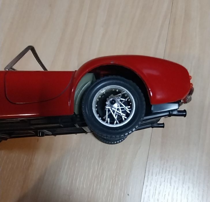 Miniatura antiga Burago Ford AC Cobra escala 1/24