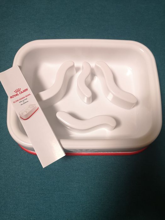 Миска для повільного годування