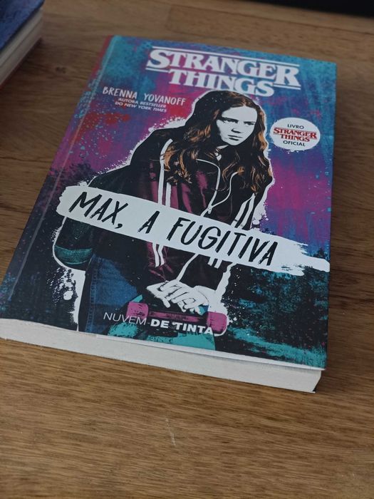 Livro Stranger Things - Max a fugitiva