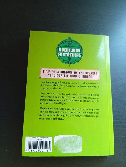 Livro aventuras fantásticas a floresta da morte