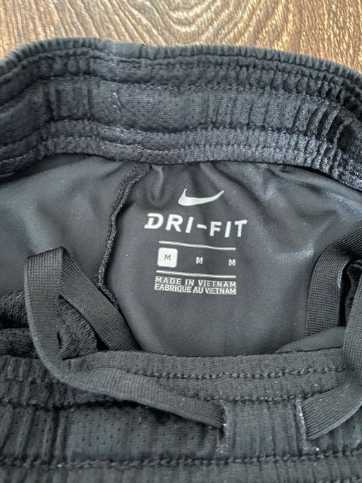 Продам спорт шорти