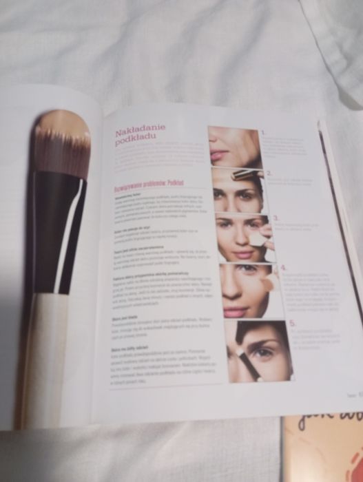 Bobi Brown perfekcyjny makijaż. Ksiazka