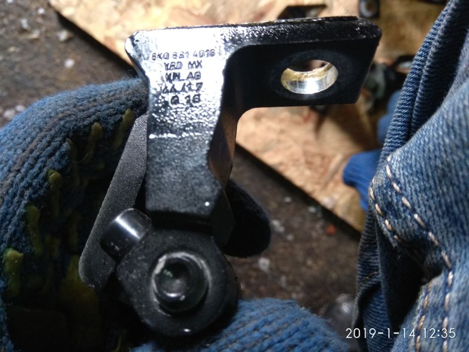 vw usa jetta 2010 по 2017 Петля двері ліва права 8k0831402.8k0831401