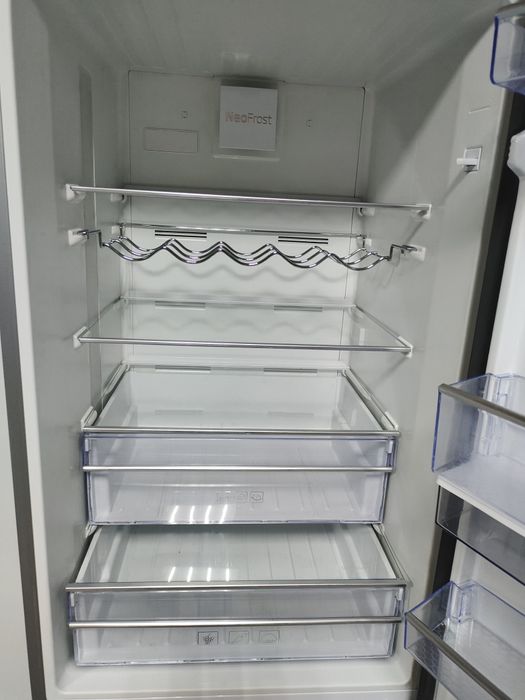 Холодильник Beko з Європи. 185cm..Nofrost. всередині як новий