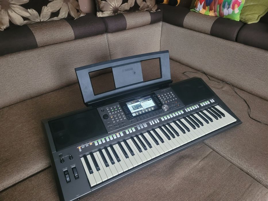 Yamaha psr s970 + 581 styli
