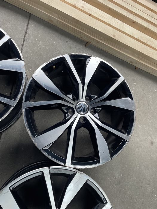 Felgi vw T-roc r-line 19 cali 5x112 golf passat oryginał do regeneracj