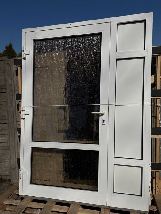 Drzwi zewnętrzne aluminiowe 152 x 212