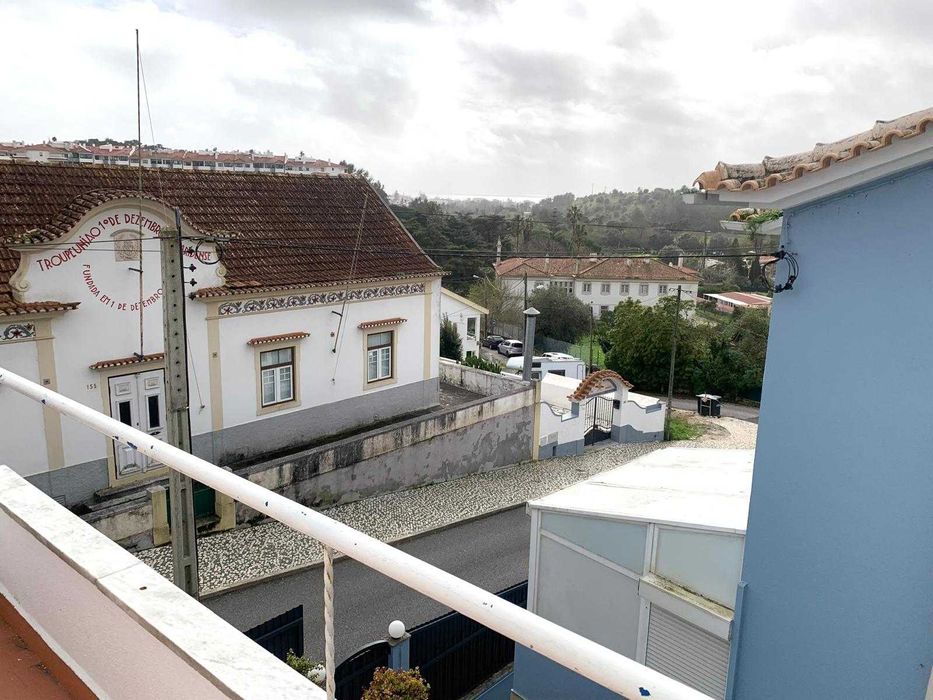 Moradia T4 para Arrendar — Caparide