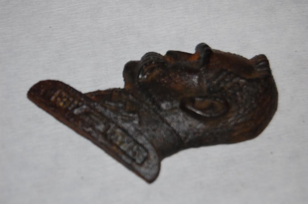 Plakieta Piłsudskiego żeliwna , wys. 10 cm.