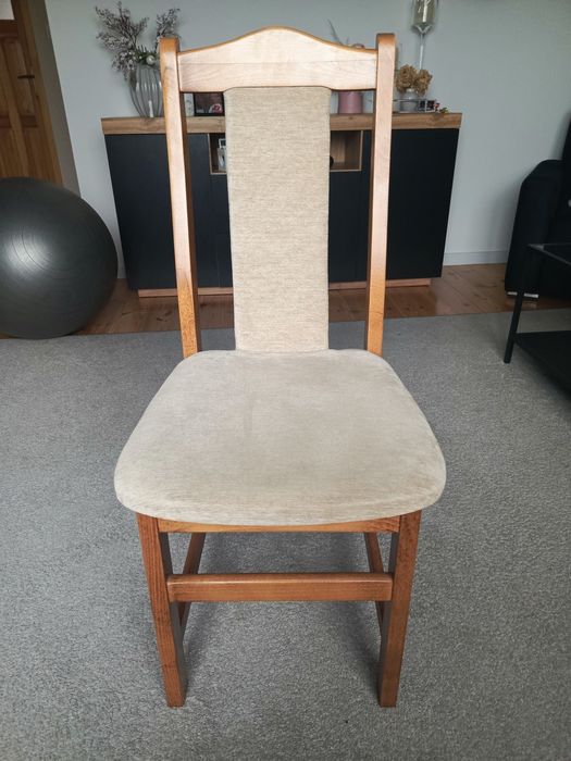 Krzesła z drewna bukowego