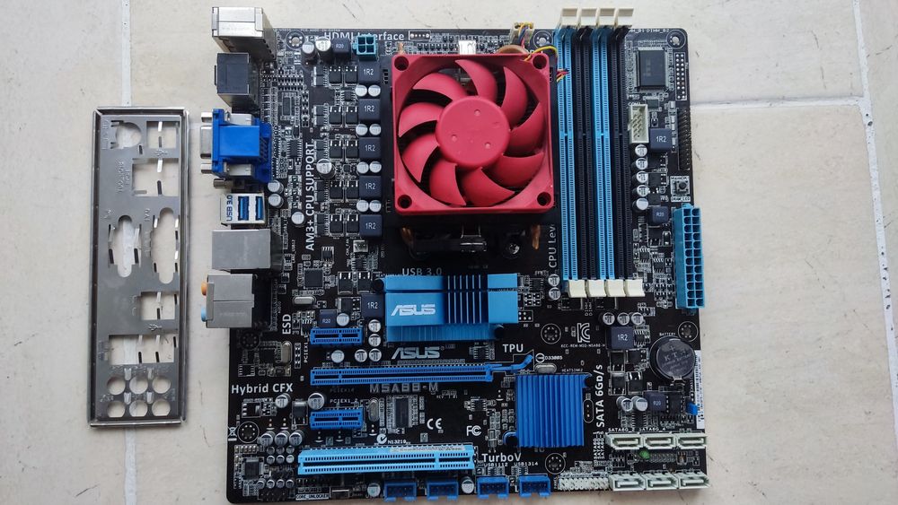 Asus M5A88-m+ Athlon II X4 635
