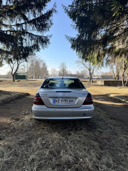 Mercedes-Benz E-class 211