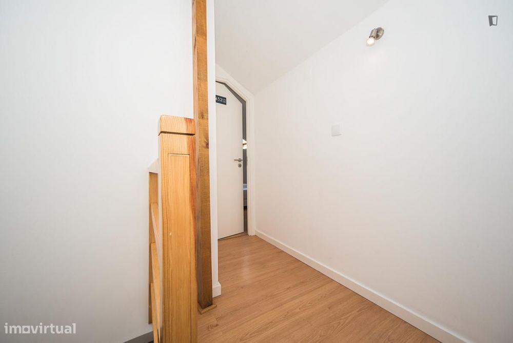 Quarto - localizado em Sete Rios Lisbon