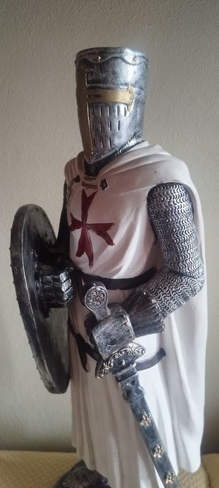 Estatueta cavaleiro templário