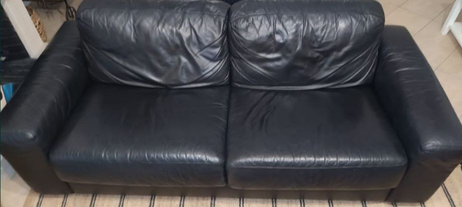 Sofá de pele preto
