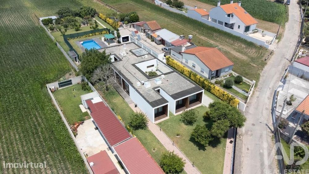 Casa / Villa T4 em Válega de 300,00 m2